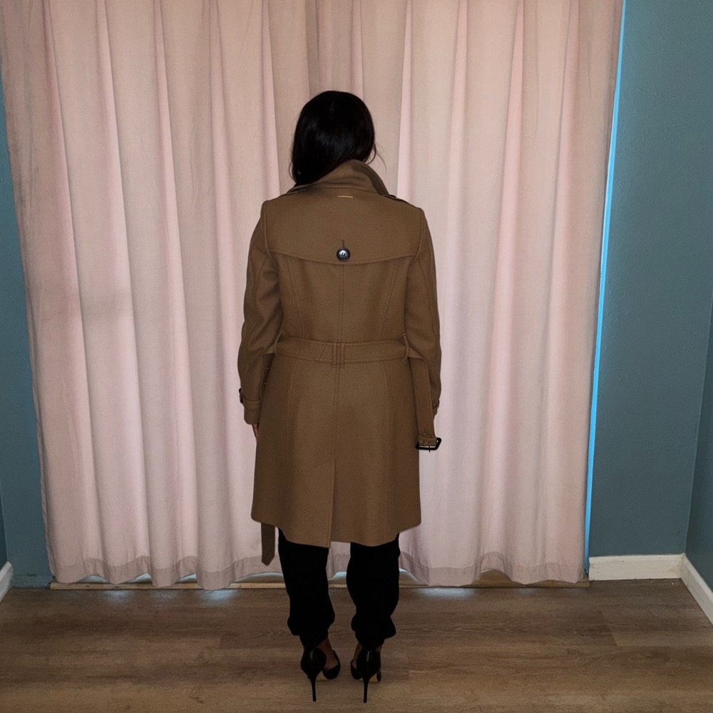 Burberry Women’s Brown Technical Wool Cashmere Funnel Neck Coat Camel. Size 8. - Picture 2 of 11